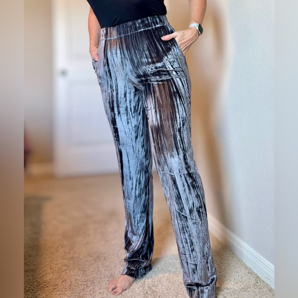 Isaac Mizrahi Velvet Women's Pants in Black and Gray